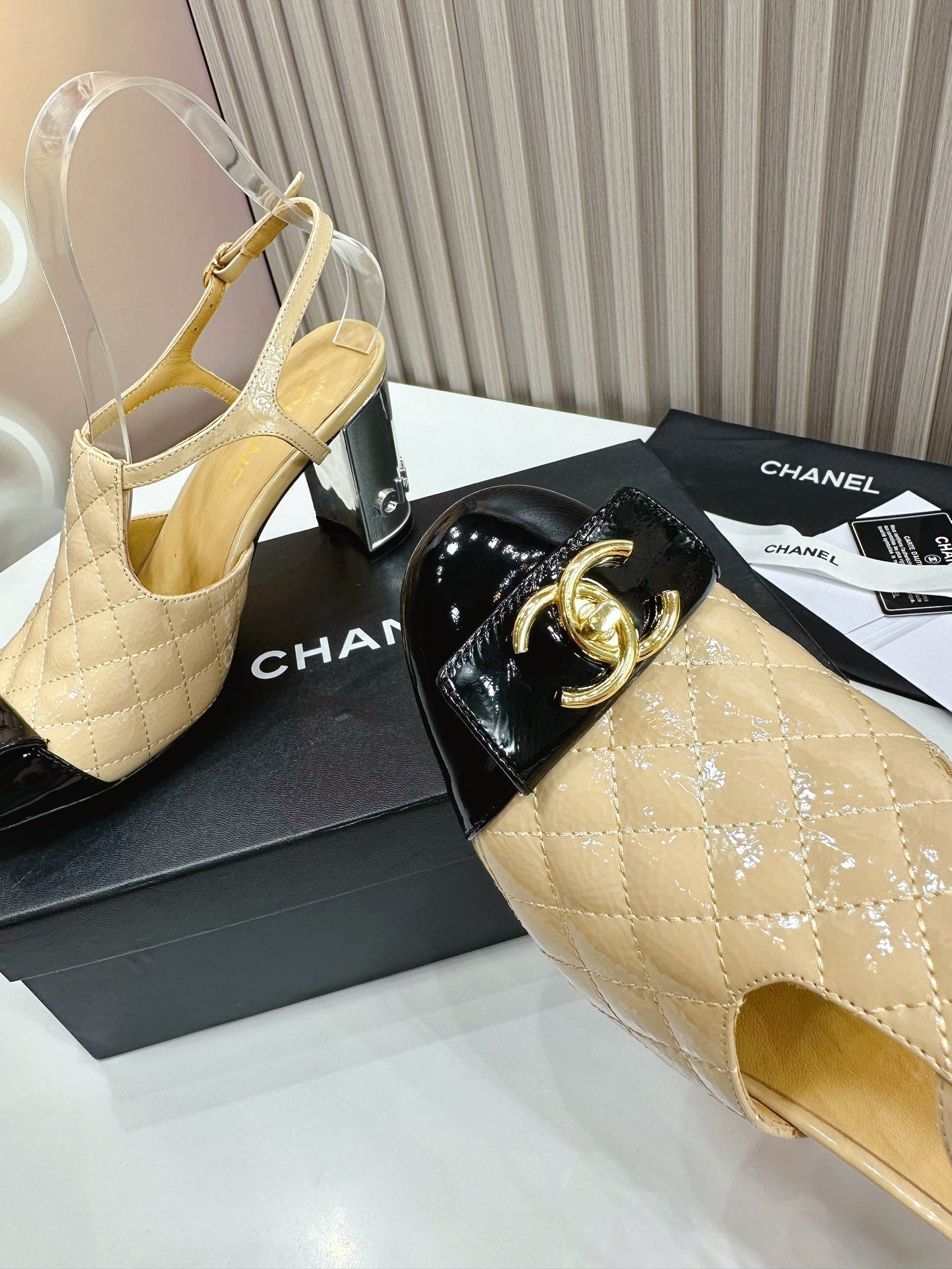 Luxury Shoes Sandals - CHL - 323