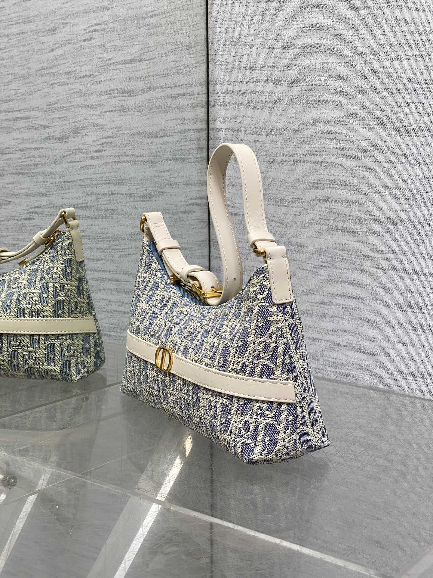 CD  Miss Caro 24 blue raffia-effect fabric