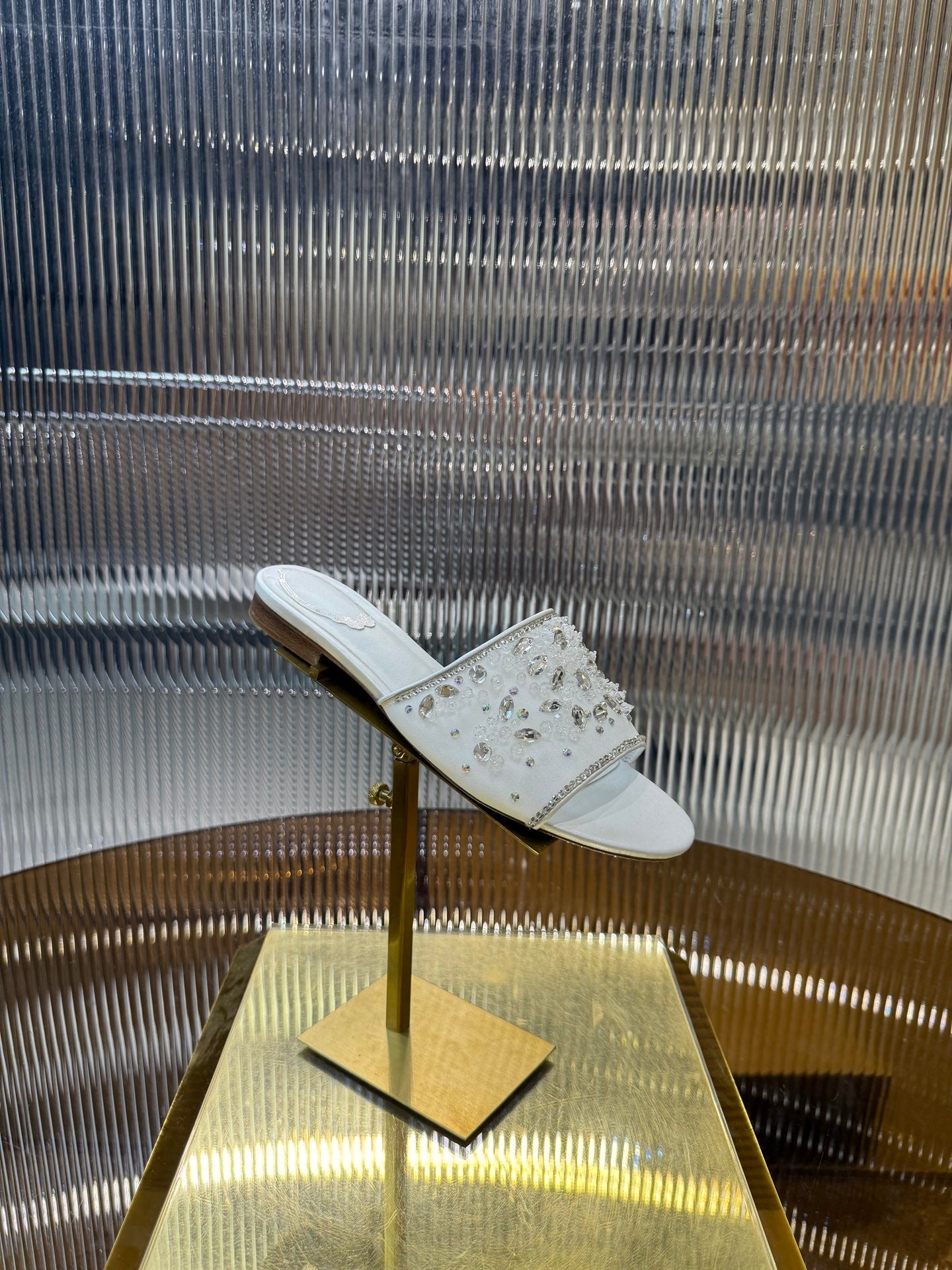 RC 25C Butterfly Flower Sandals Slippers White Sheepskin Rhinestone 275764