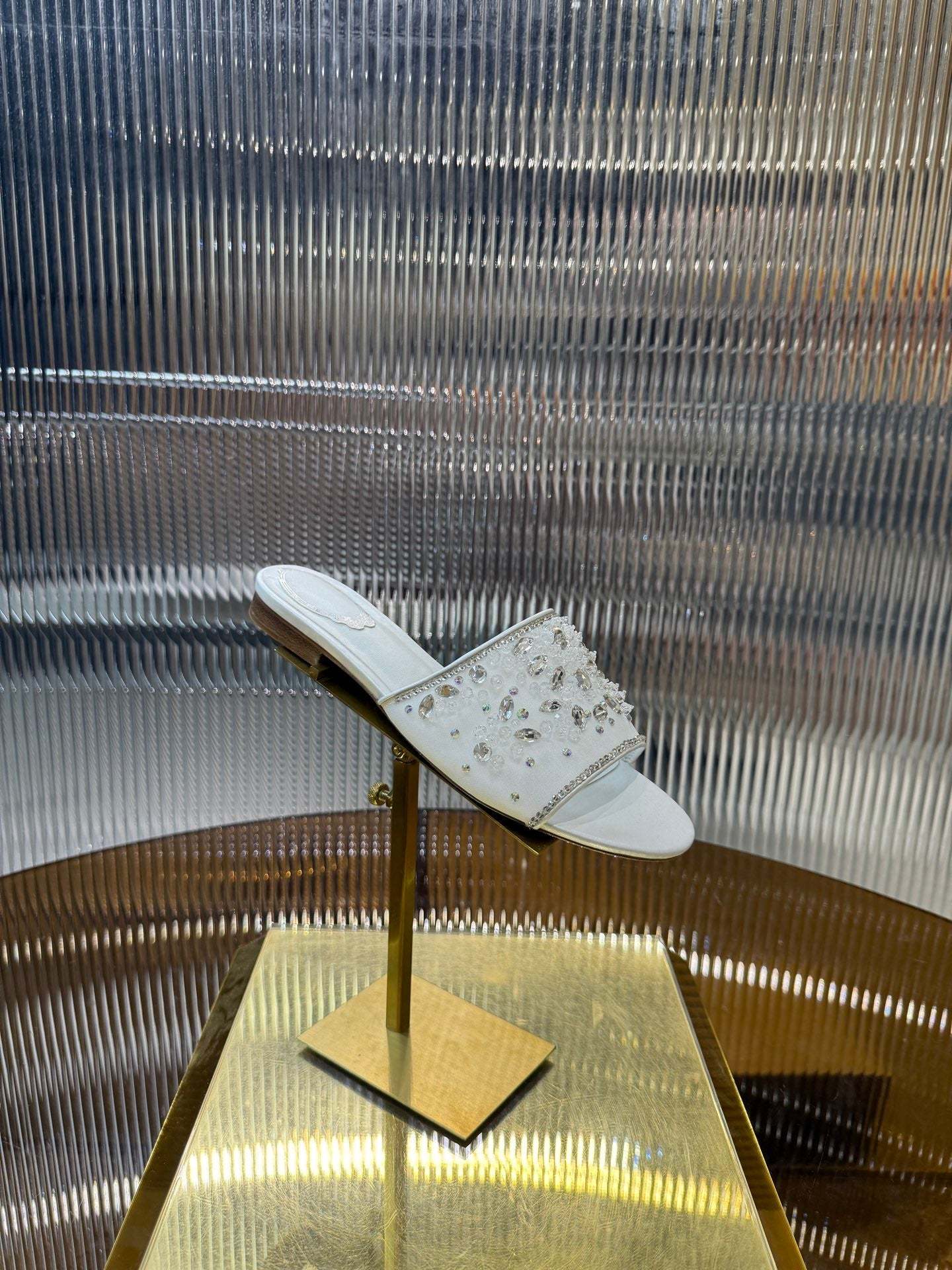 RC 25C Butterfly Flower Sandals Slippers White Sheepskin Rhinestone 275764