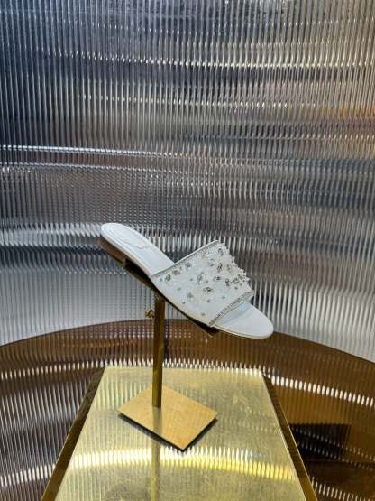 RC 25C Butterfly Flower Sandals Slippers White Sheepskin Rhinestone 275764