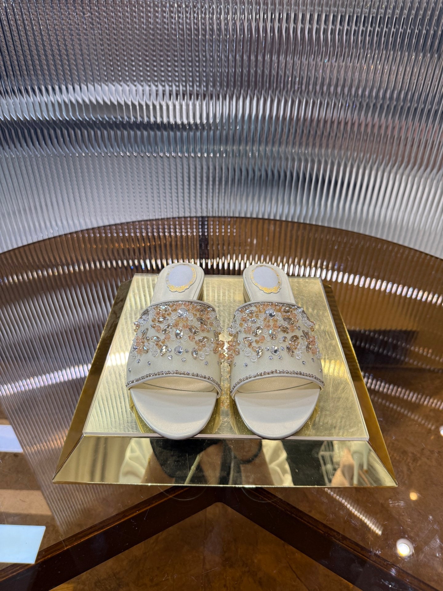 RC 25C Butterfly Flower Sandals Slippers Light Gold Sheepskin Rhinestone 275766