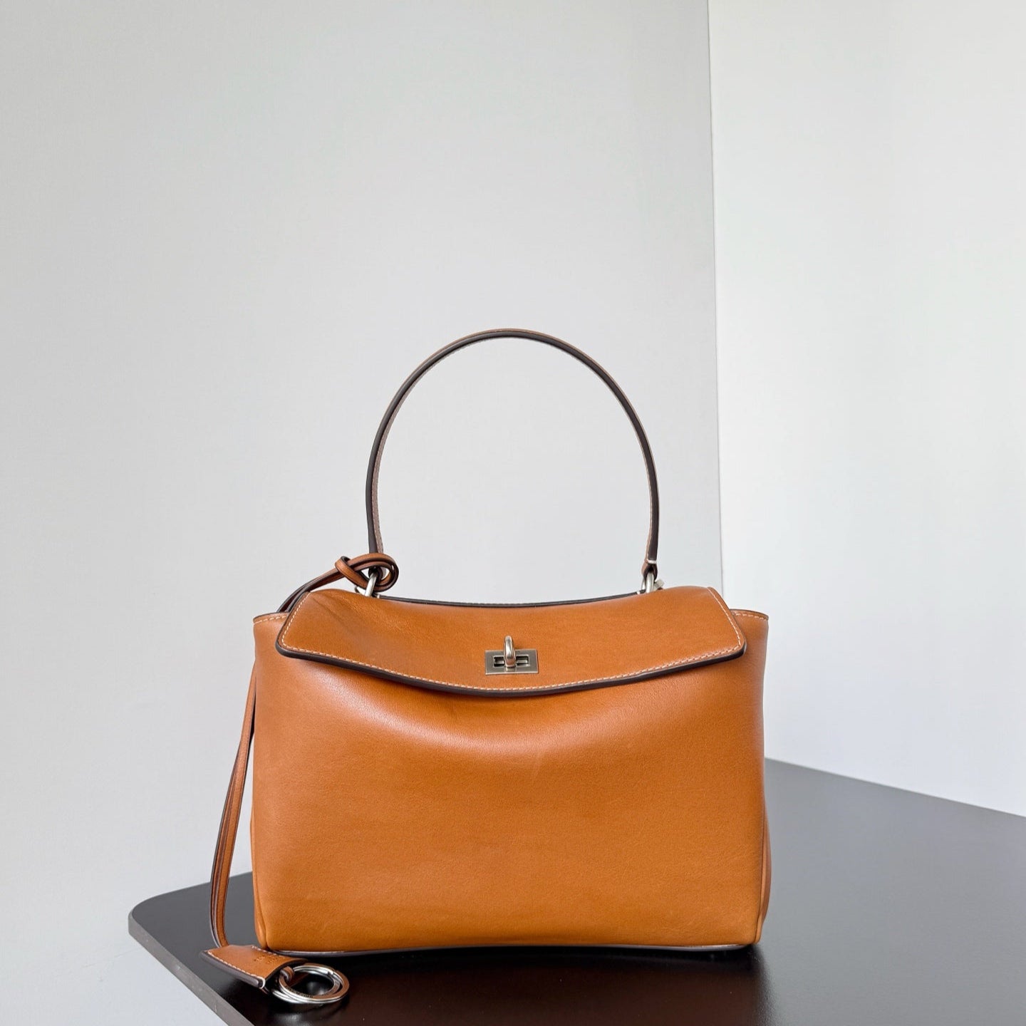 𝗕𝗮𝗹𝗲𝗻𝗰𝗶𝗮𝗴𝗮 Rodeo 29 bag brown lambskin