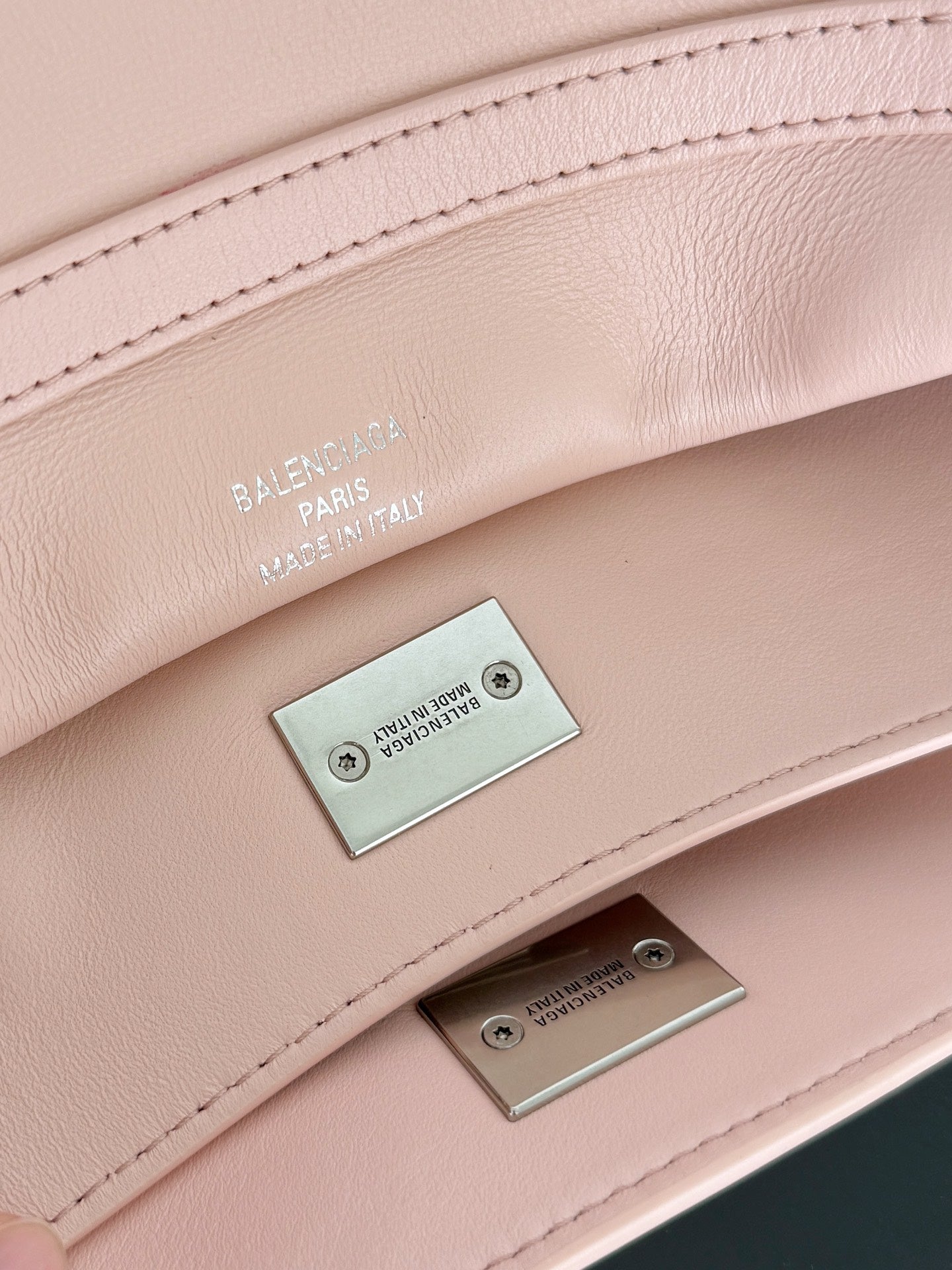 𝗕𝗮𝗹𝗲𝗻𝗰𝗶𝗮𝗴𝗮 Rodeo 29 oversized bag pastel pink lambskin