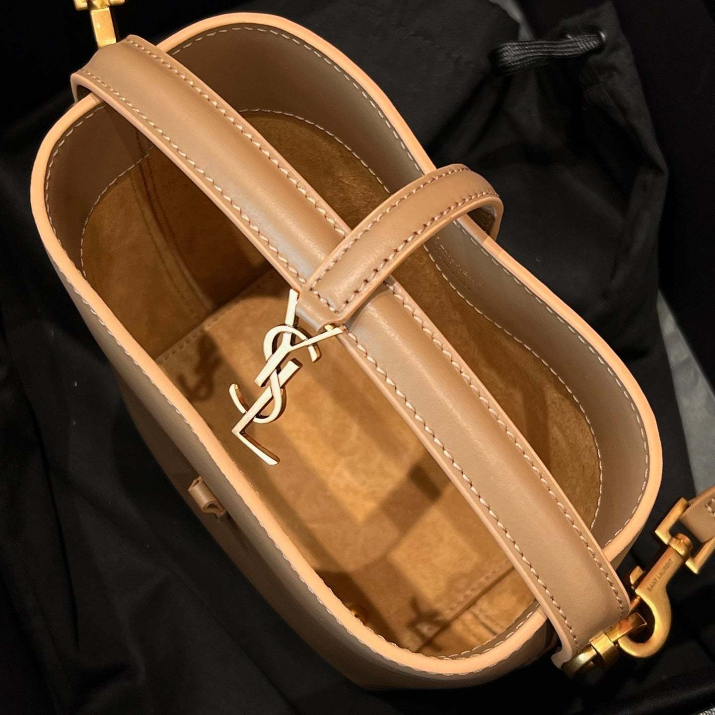 Le 37 Bucket Bag 15cm Beige Gold Cowhide