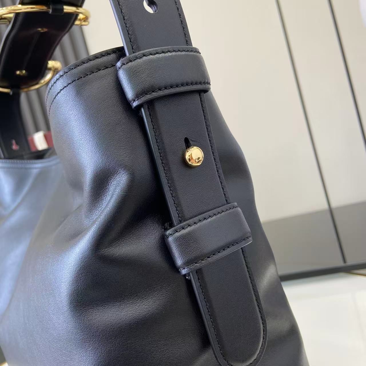 Gucci 25 Beatrix Handbag Black Smooth Cowhide 290511