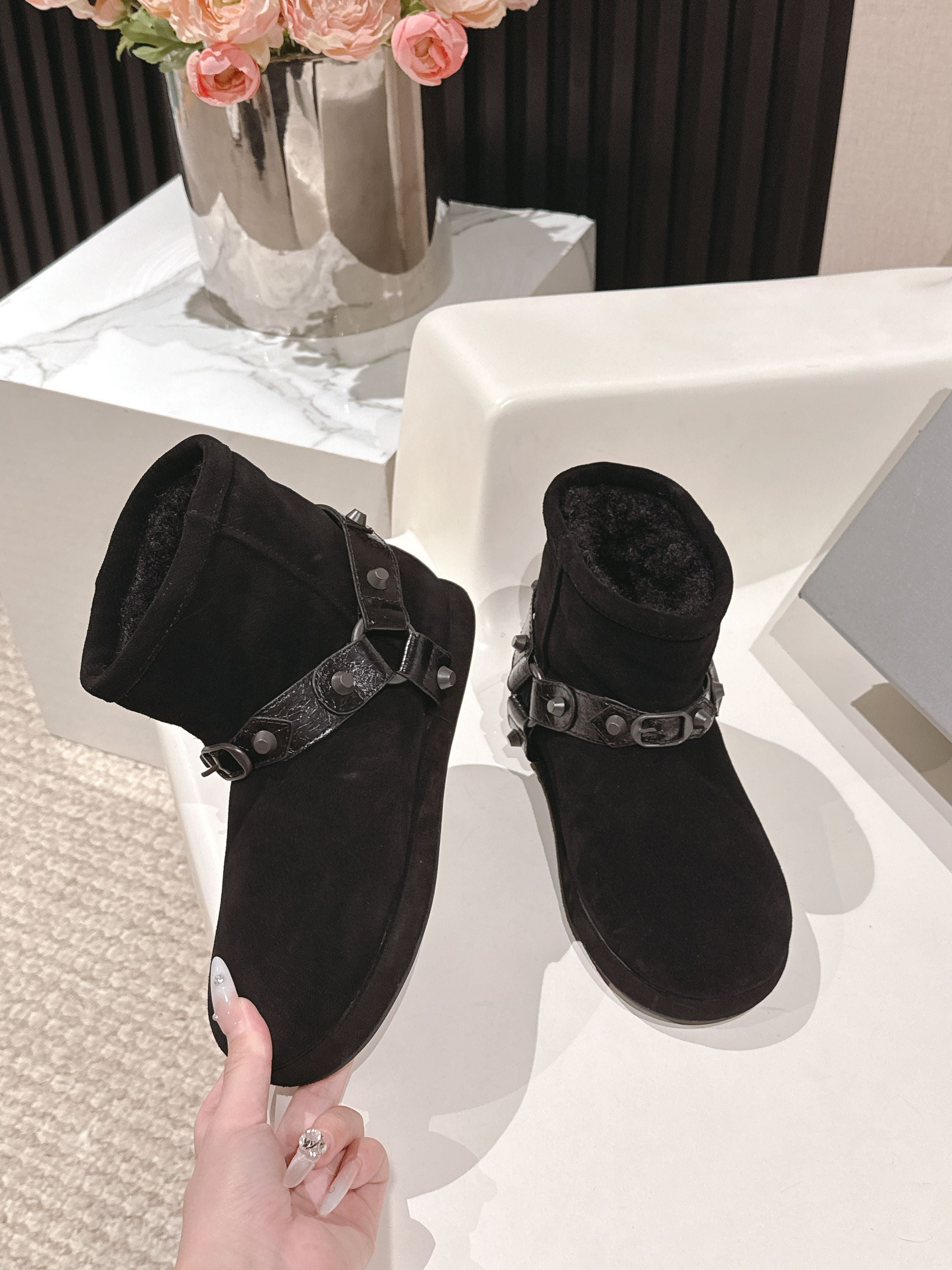 Balenciaga Alaska soft boots black suede 467186