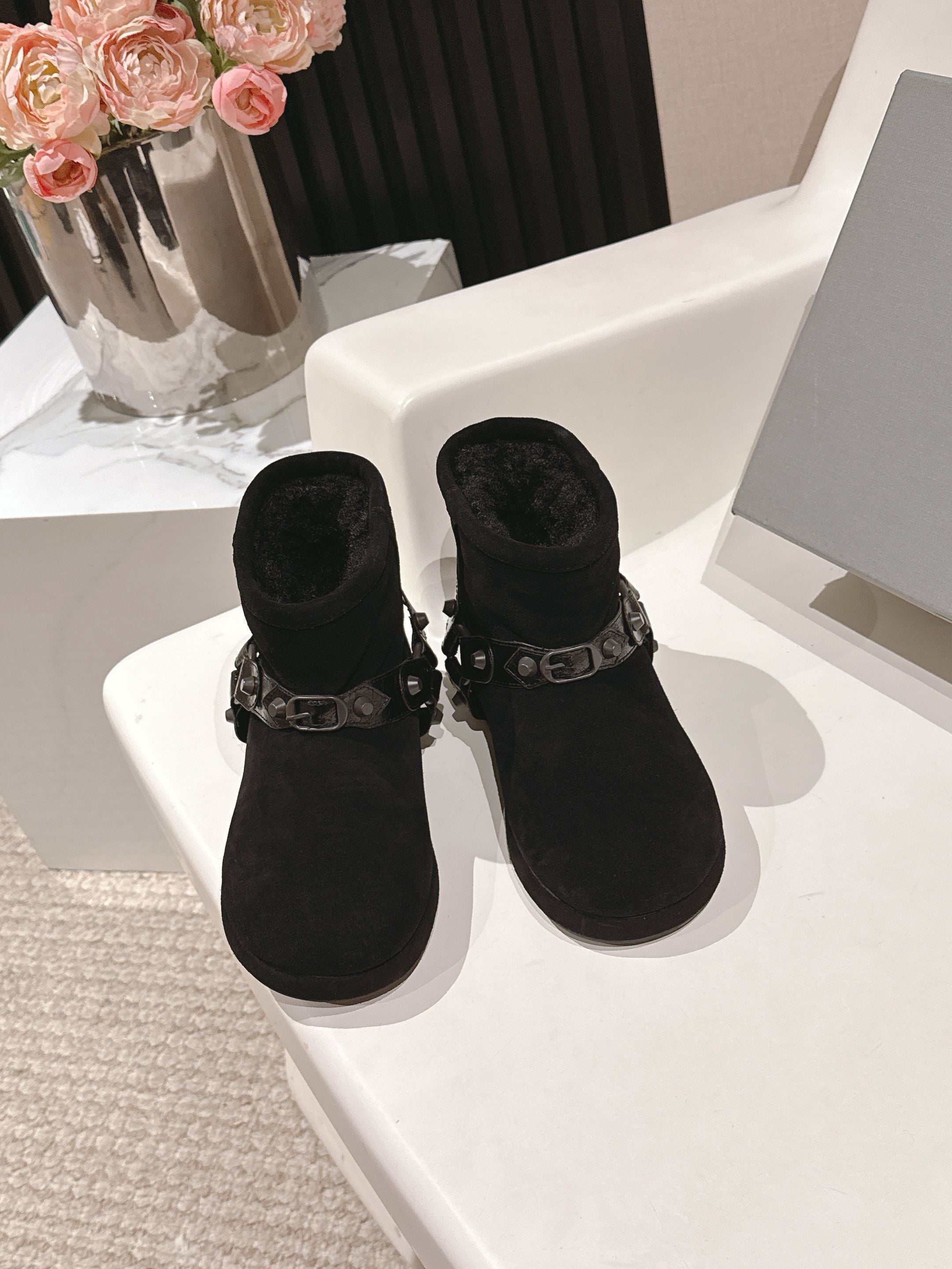 Balenciaga Alaska soft boots black suede 467186