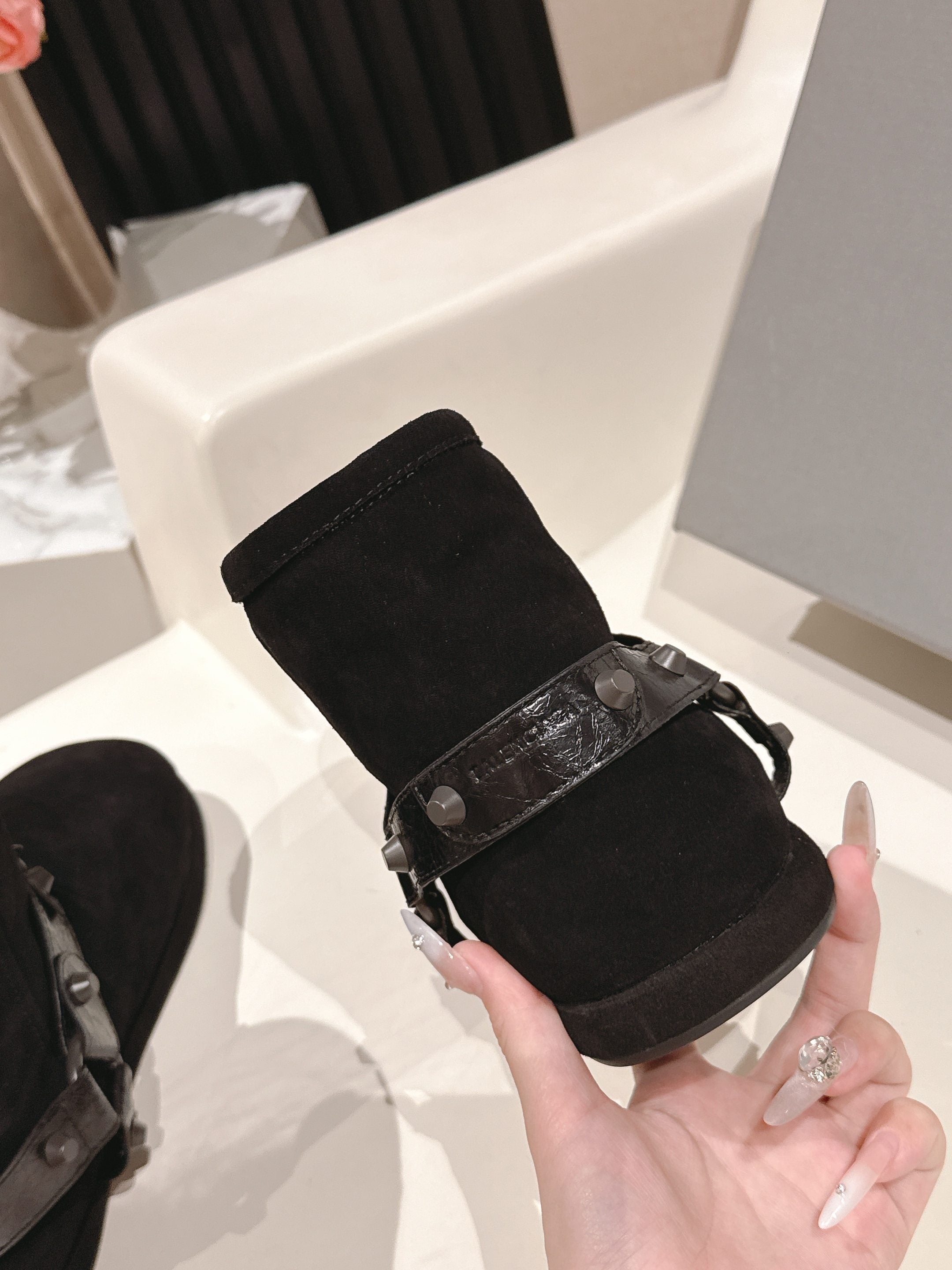 Balenciaga Alaska soft boots black suede 467186