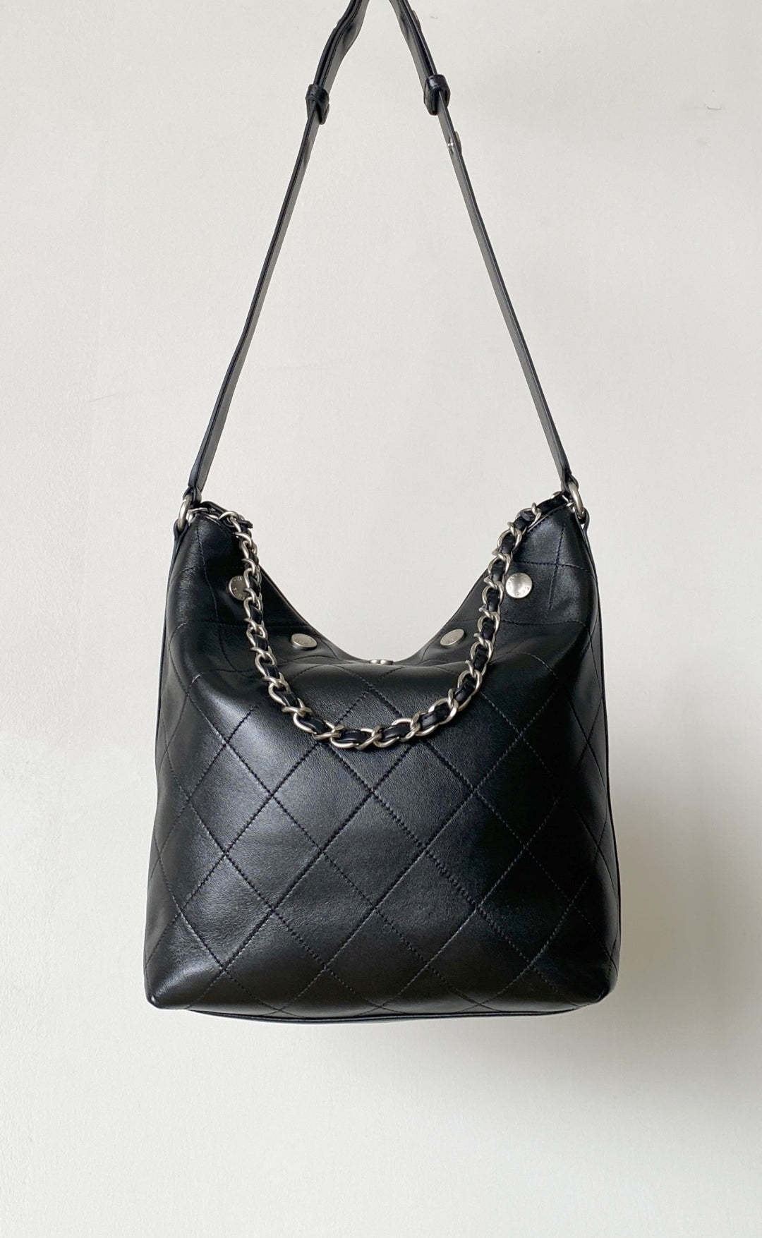 CC vintage hobo bag 31 black lambskin
