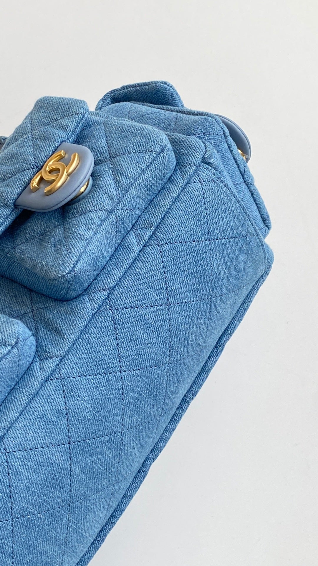 CC Multi-Pocket HOBO bag 31 light blue denim