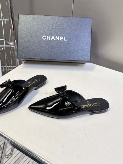 CC 25 Mules Black Calfskin Patent Leather 353925