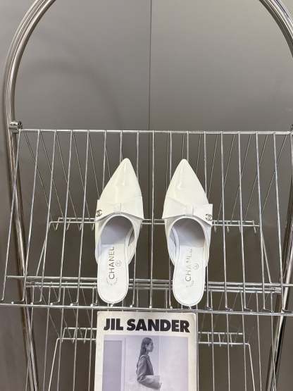 CC 25 Mules White Calfskin Patent Leather 353926