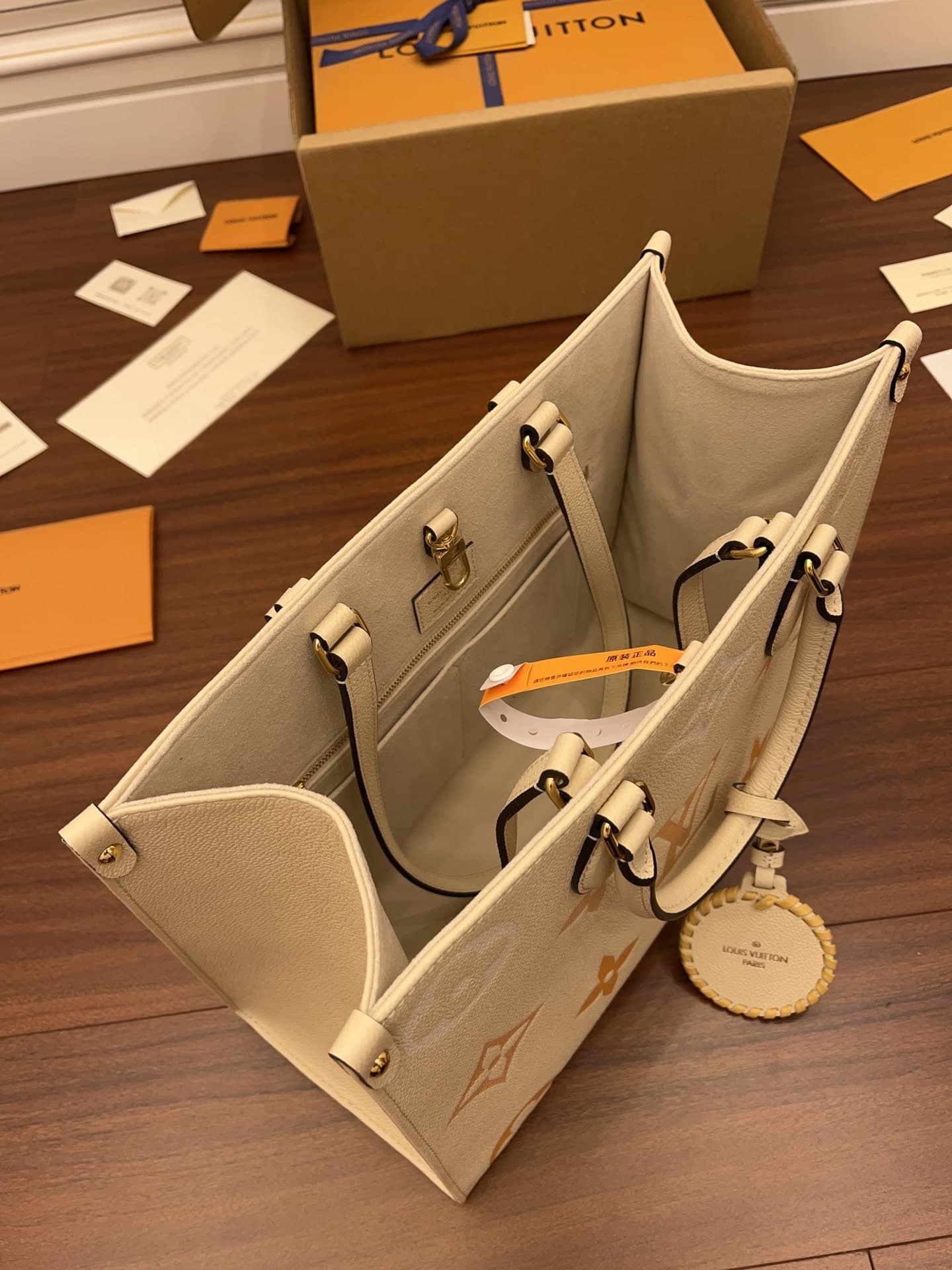 M45717 ONTHEGO MM BAG TOTE M45717 M45718 Cream/Saffron/blue