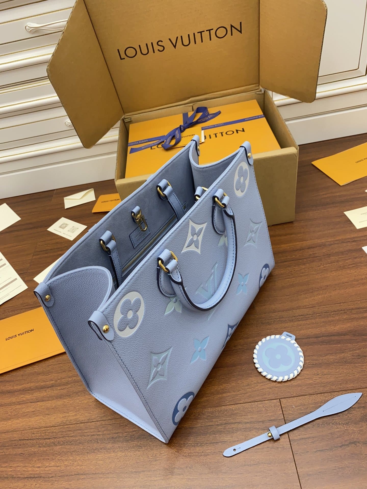 M45717 ONTHEGO MM BAG TOTE M45717 M45718 Cream/Saffron/blue