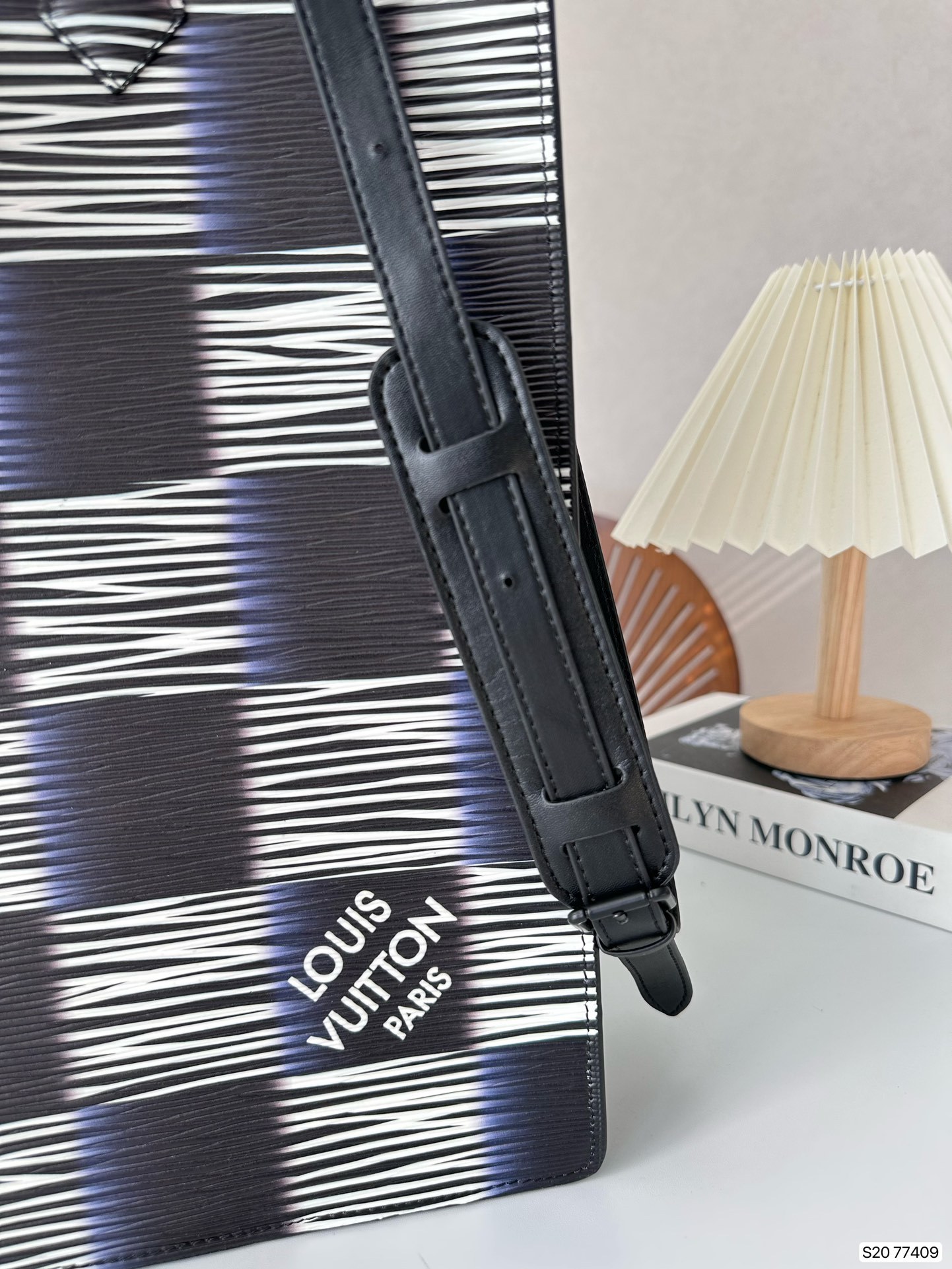 LV SAC PLAT BLUE 40CM