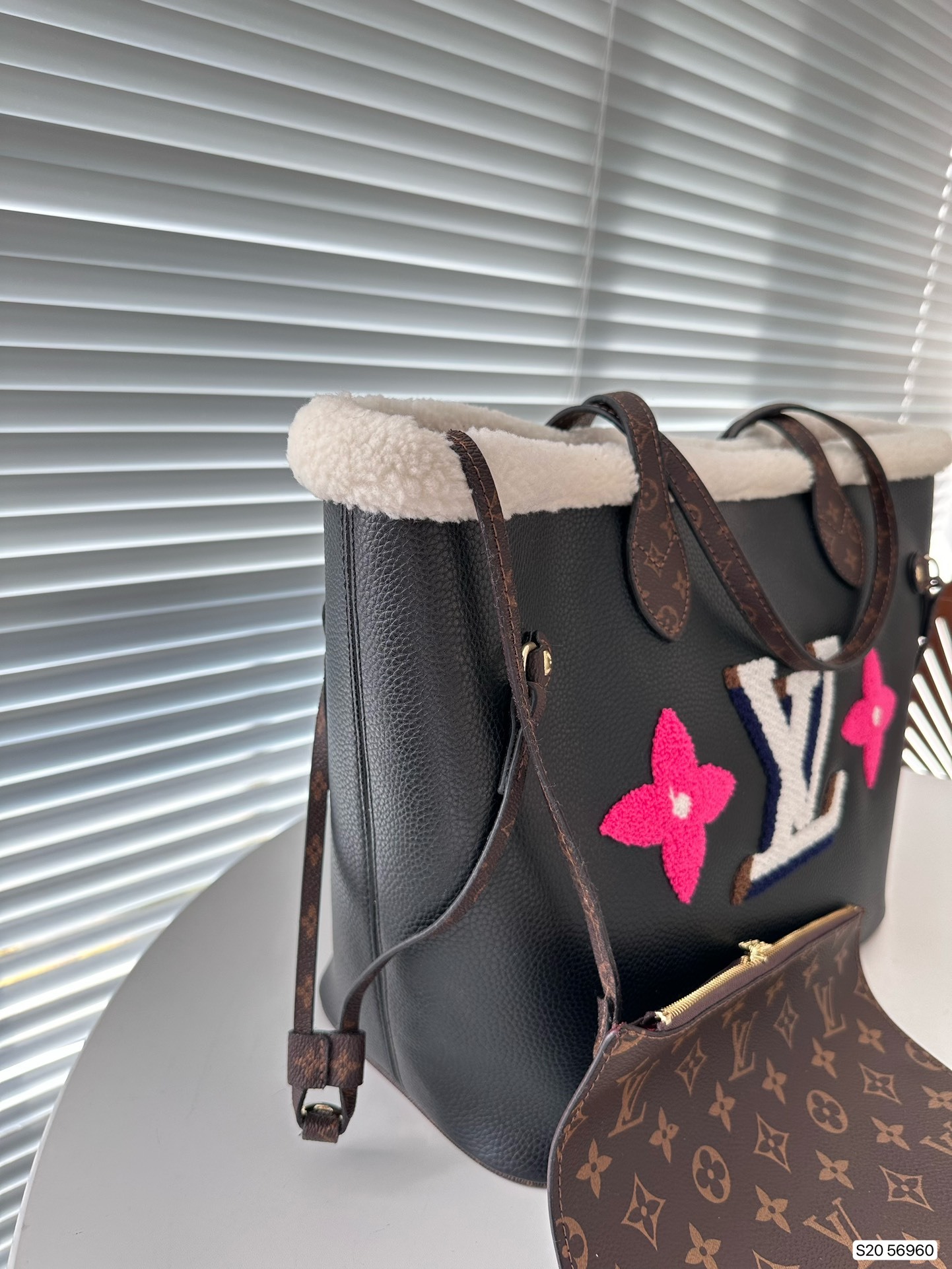 LV SHEARLING MONOGRAM NEVERFULL MM BAG BLACK 33CM
