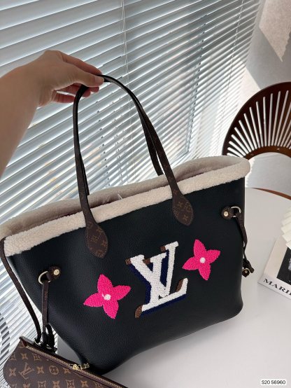 LV SHEARLING MONOGRAM NEVERFULL MM BAG BLACK 33CM