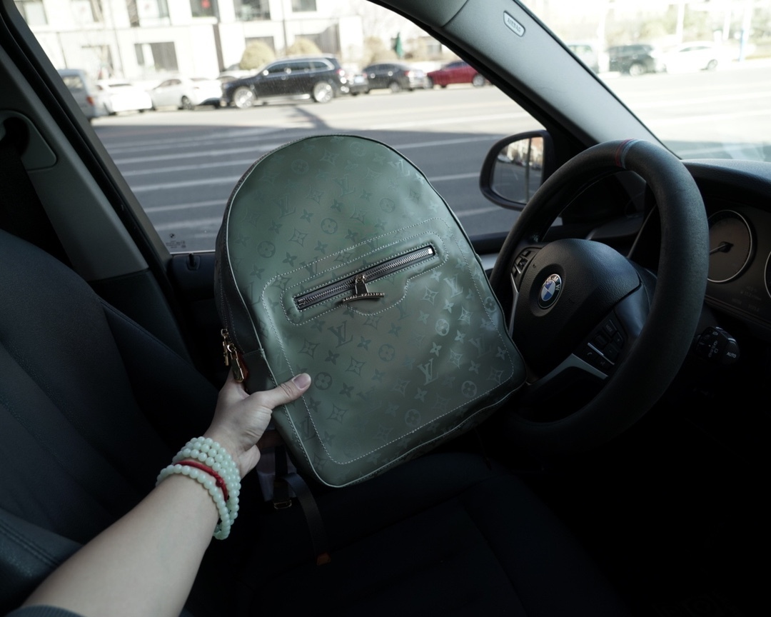 LV MONOGRAM BACKPACK TITANIUM 40CM