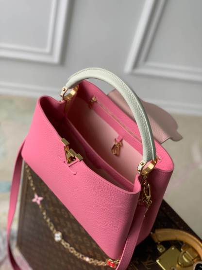 M22375 Capucines MM Taurillon 31.5cm pink COWHIDE/ REAL LEATHER