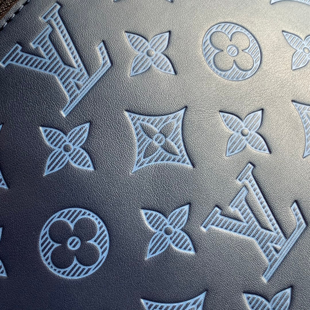 M45729 DISCOVERY BUMBAG PM Monogram Shadow 44cm blue