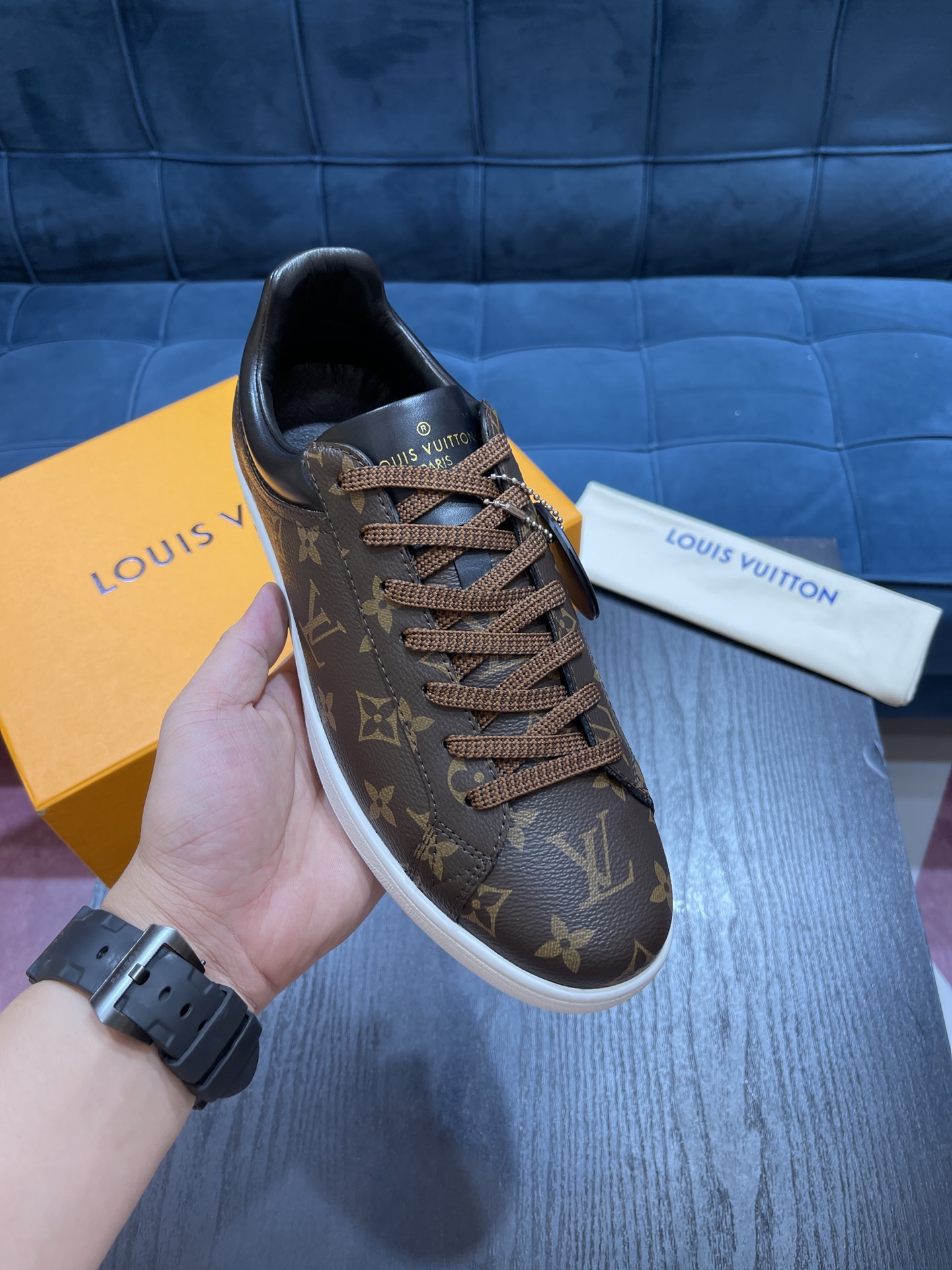 LOUIS VUITTION LUXEMBOURG SNEAKER BROWN