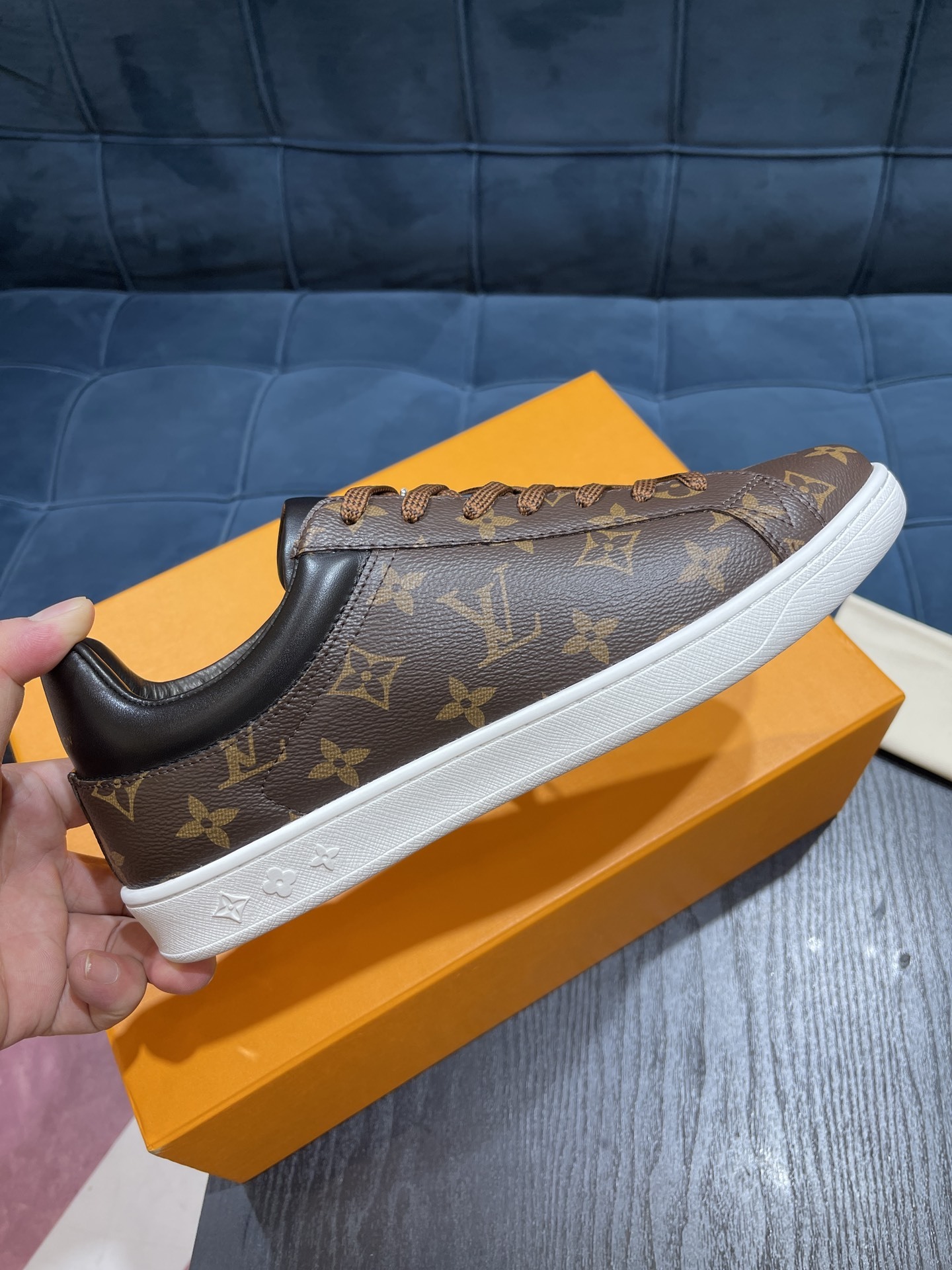LOUIS VUITTION LUXEMBOURG SNEAKER BROWN