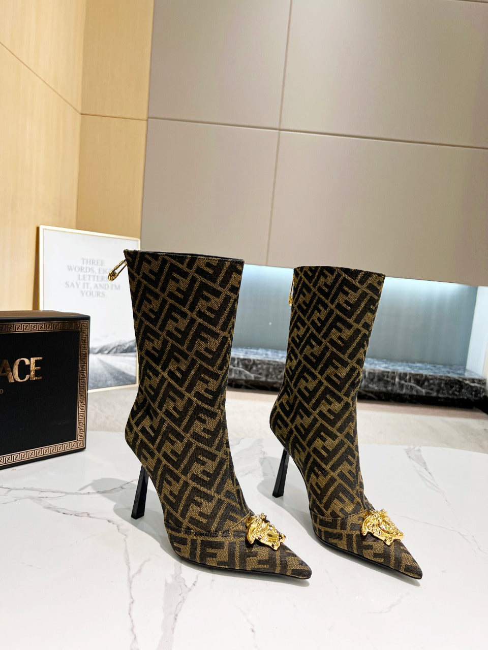 Luxury Shoes - FED - 393
