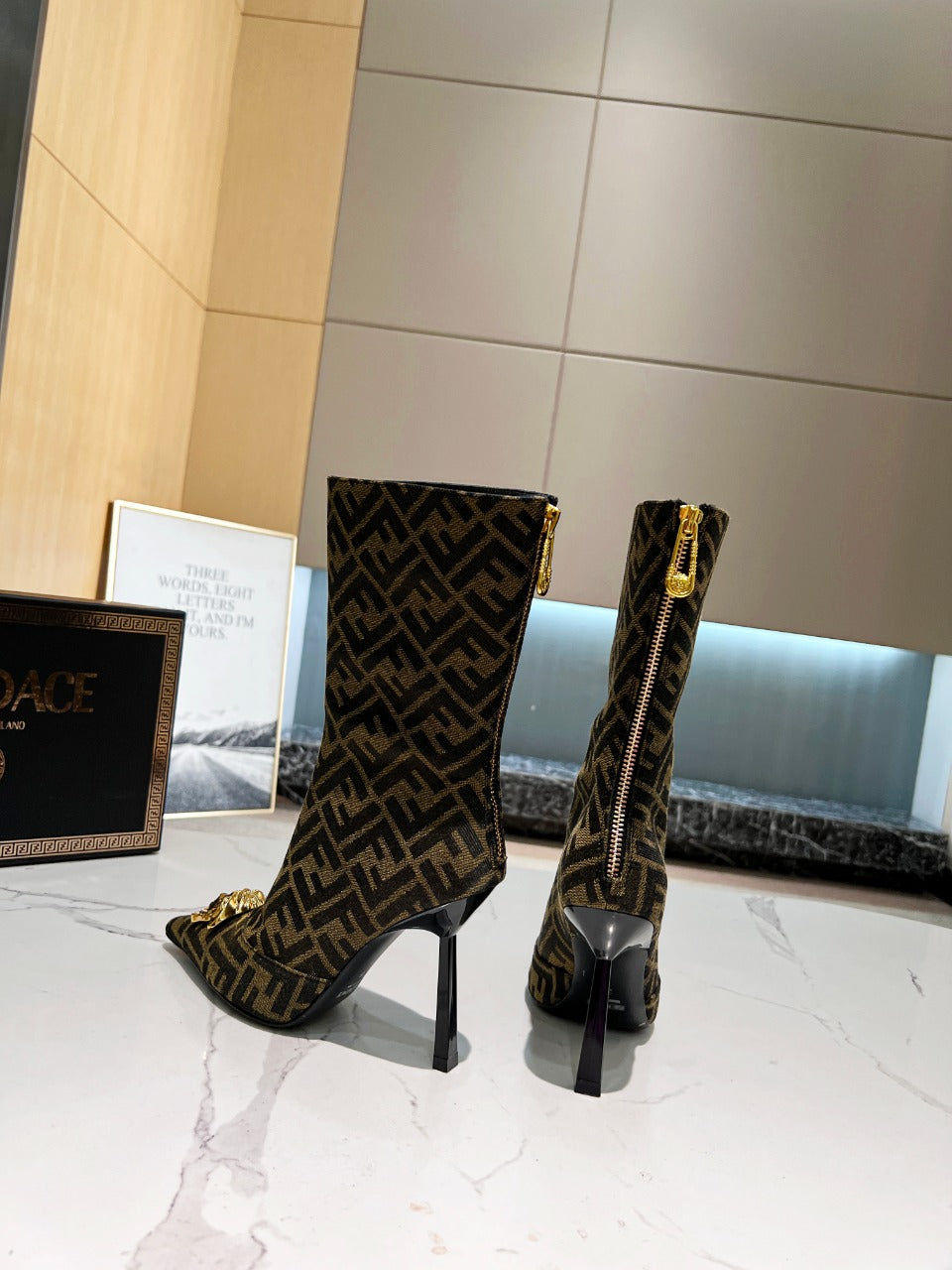 Luxury Shoes - FED - 393