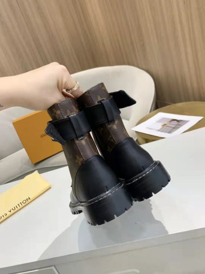 Luxury Shoes - LU-V - 888