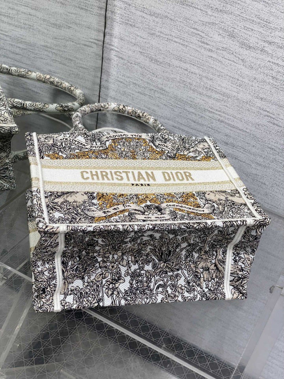 DI Medium Book Tote For Women, Women’s Handbags 14in/36cm CD