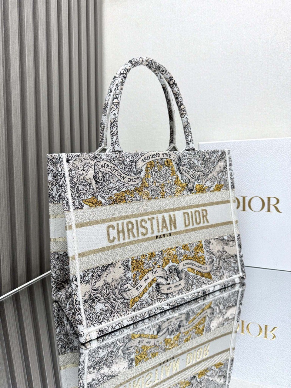 DI Medium Book Tote For Women, Women’s Handbags 14in/36cm CD