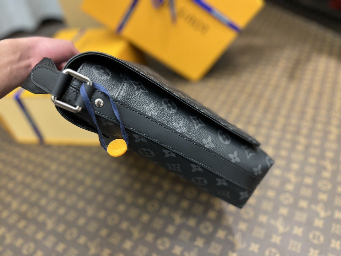 LV District MM Monogram Eclipse Canvas For Men