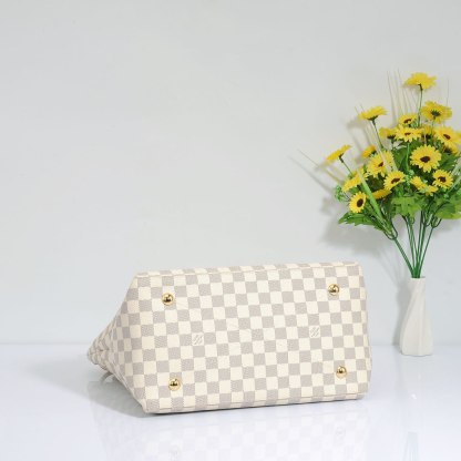 LV Beaubourg Hobo Monogram