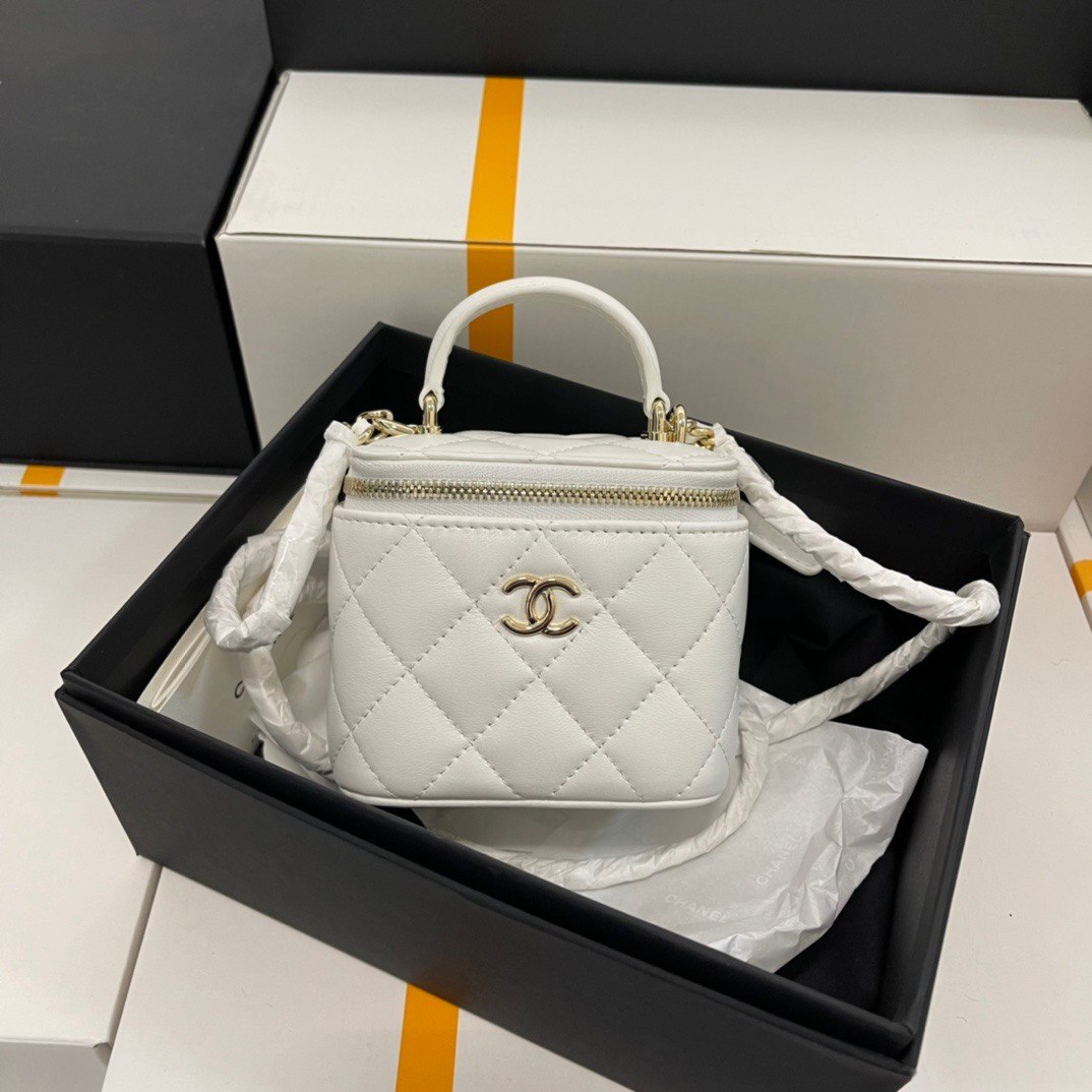 CHANEL Vanity Caviar White