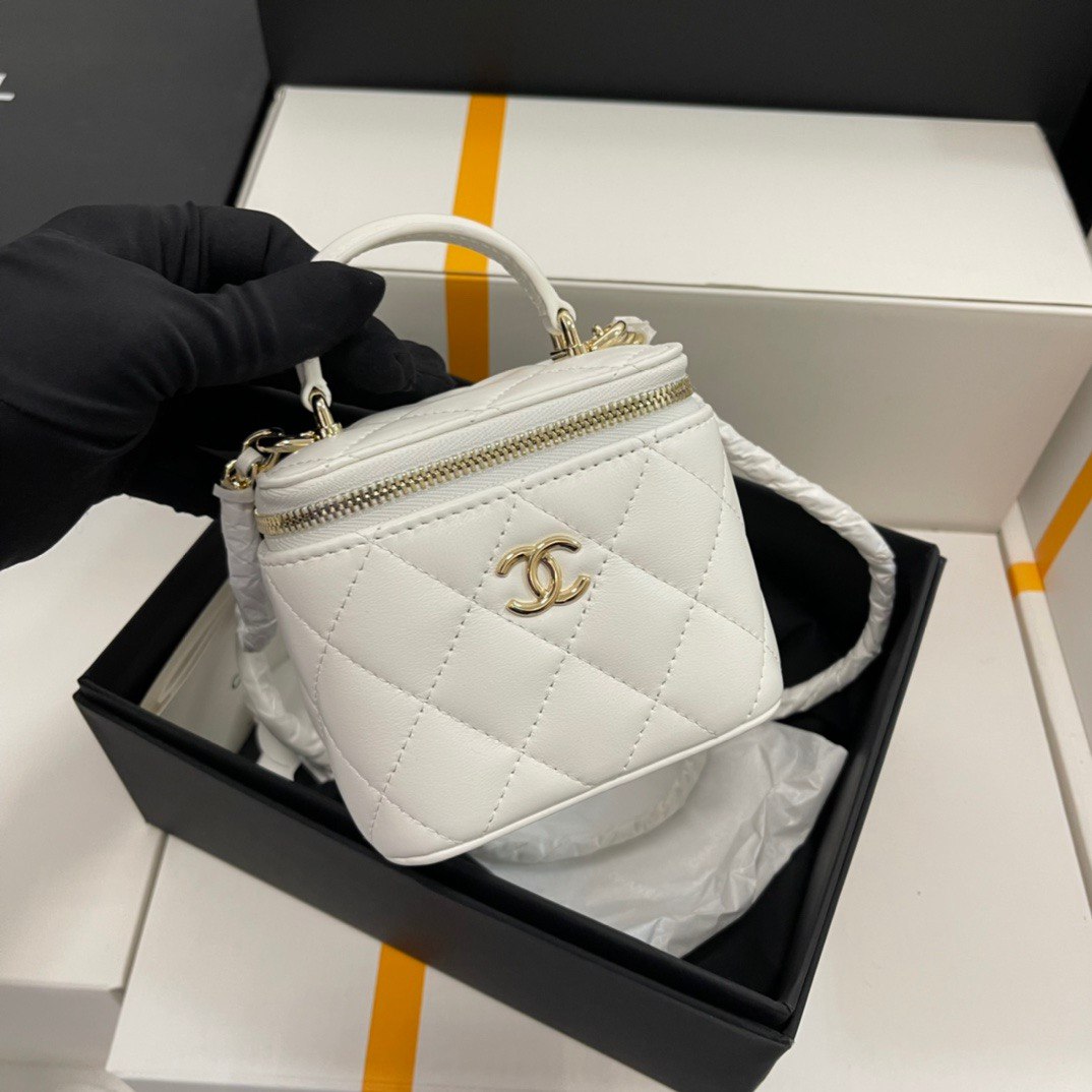 CHANEL Vanity Caviar White