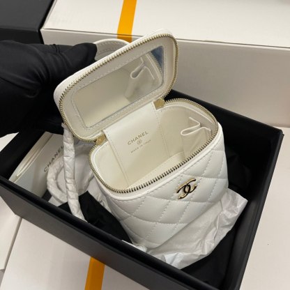 CHANEL Vanity Caviar White