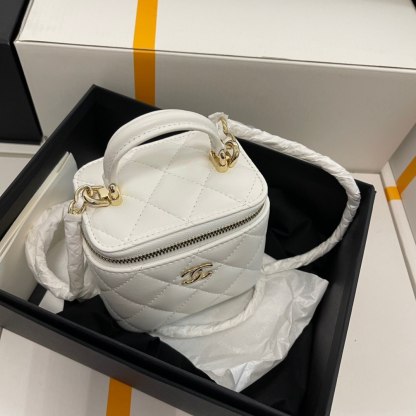 CHANEL Vanity Caviar White