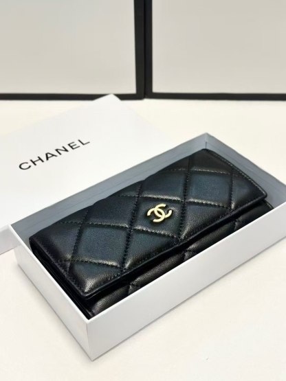 CHANEL Black Quilted Gold CC Flap 
