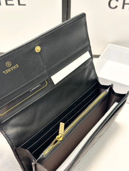 CHANEL Black Quilted Gold CC Flap 