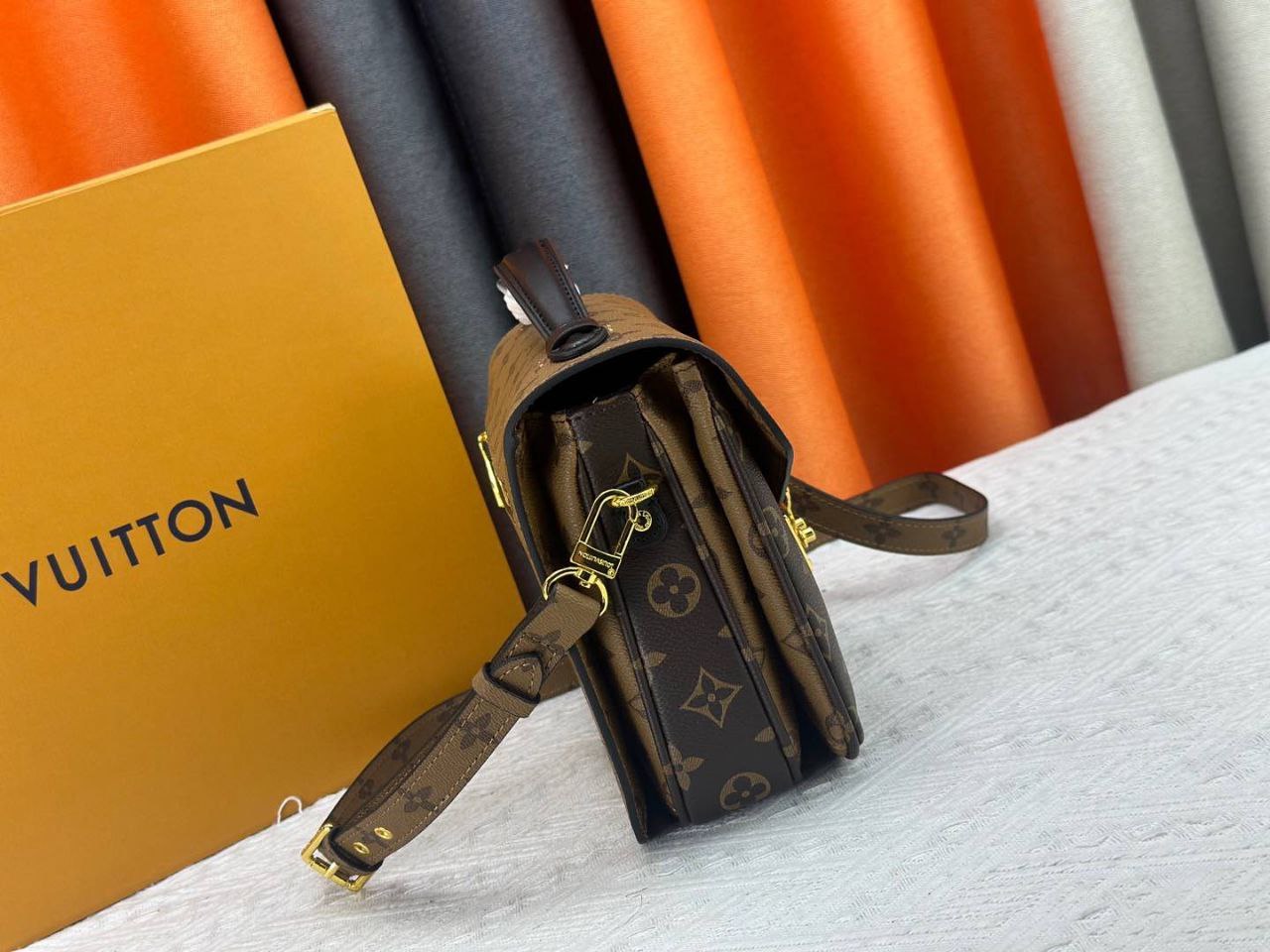 LOUIS VUITTON POCHETTE METIS