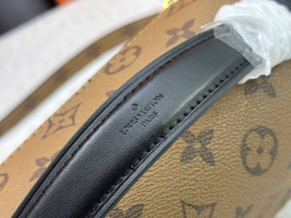LOUIS VUITTON POCHETTE METIS