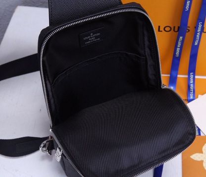 LV Avenue Sling Bag Taiga Black For Men, Bags, Messenger And Crossbody Bags 12.2in/31cm LV M30443