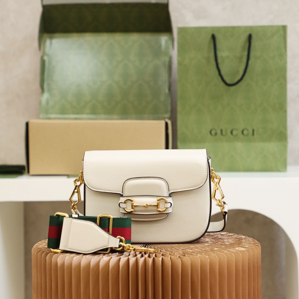 GC658574 shoulder bag bag Leather white