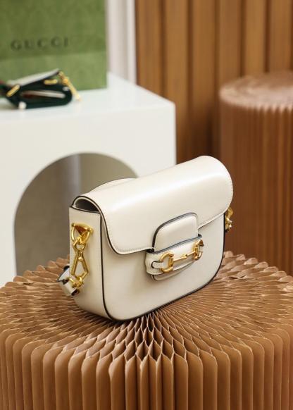 GC658574 shoulder bag bag Leather white