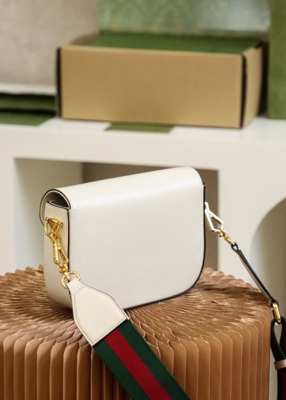 GC658574 shoulder bag bag Leather white