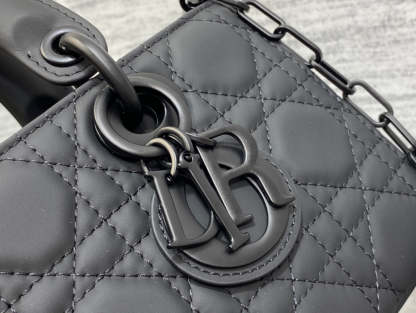 D-joy Small Bag: Multiple Styles, Elegant Sheepskin