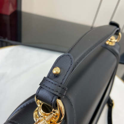 New Blondie Medium Handbag: Blend of Heritage & Modern black
