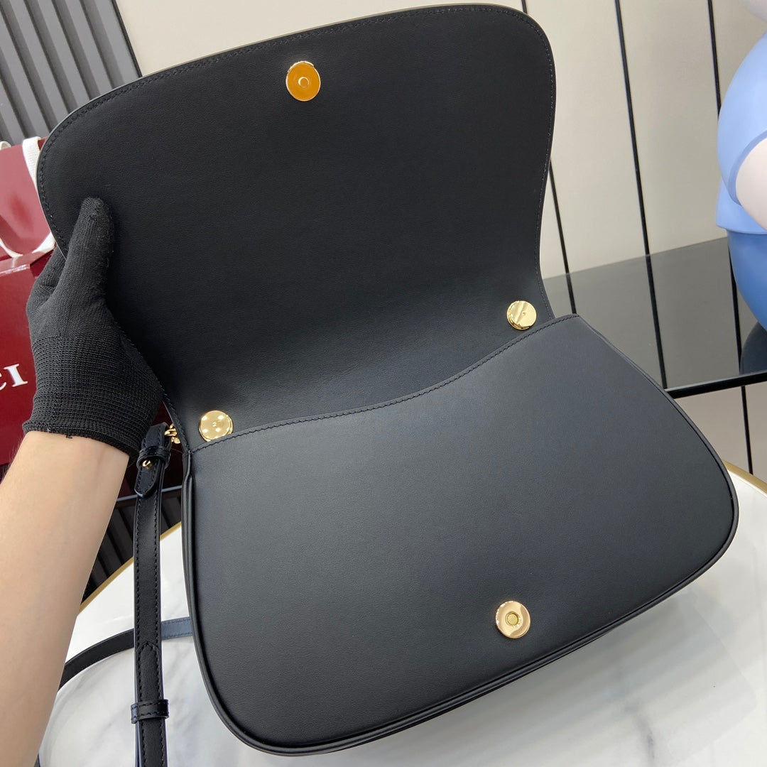 New Blondie Medium Handbag: Blend of Heritage & Modern black