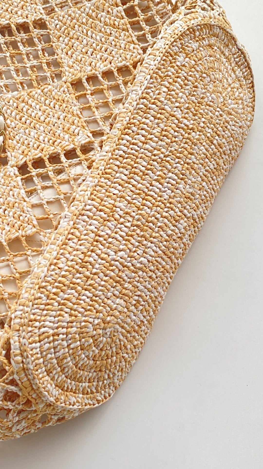 CC 2025 Beach Tote 52 Beige Raffia